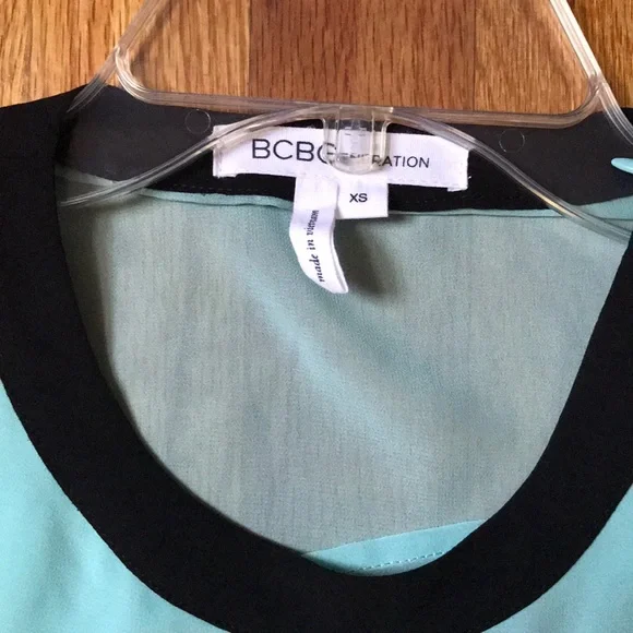 BCBG green top mint with black color trim xs - Picture 2 of 6